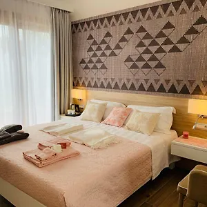 Relais Del Borgo- Domo Gasthof